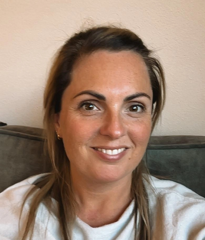 Yvonne Hol